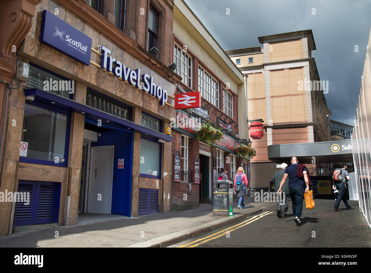Die temporäre Scotrail Travel Shop in Glasgow Queen Street Station Stockfoto