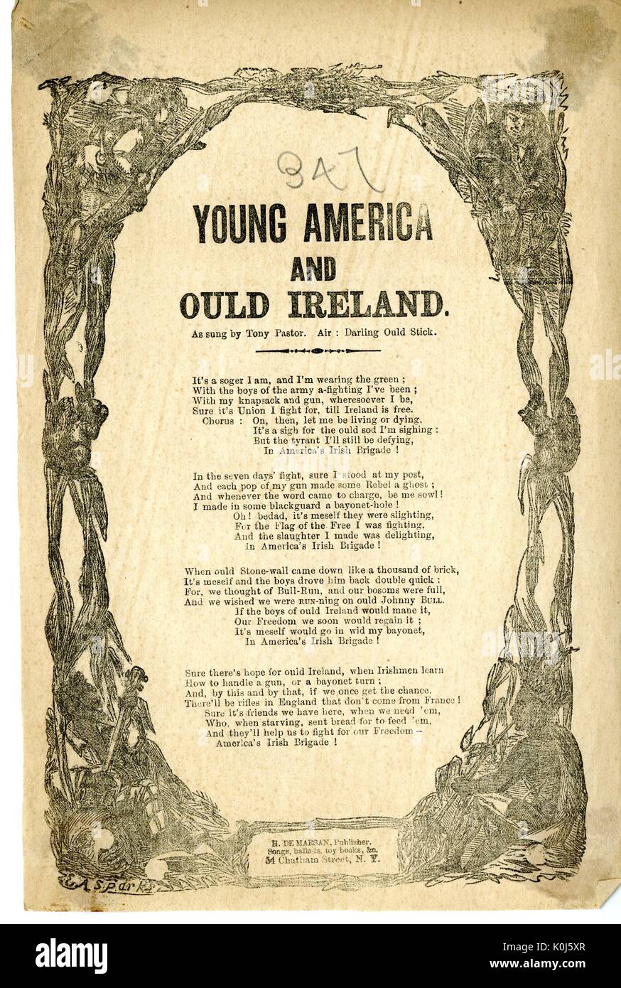 Breitseite aus dem amerikanischen Bürgerkrieg, der den Titel "Junge Amerika und Ould Irland, "Unterstützung für die Union und der Hoffnung für Irland Ausdruck als Lied der Irish Brigade, New York, New York, 1862. Stockfoto