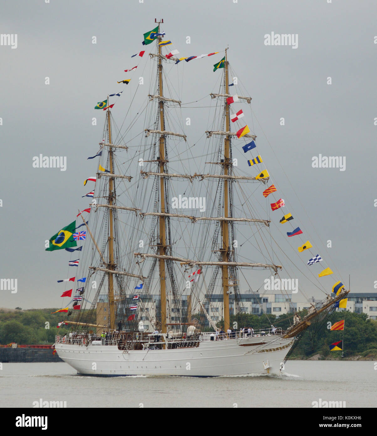 London, UK, 21. August 2017 Die brasilianische Marine Sail Training Ship Nve Cisne Branco U20 auf der Themse, London kommt, am Anfang eines Geschäfts- oder Firmenwertes besuchen Sie t Stockfoto