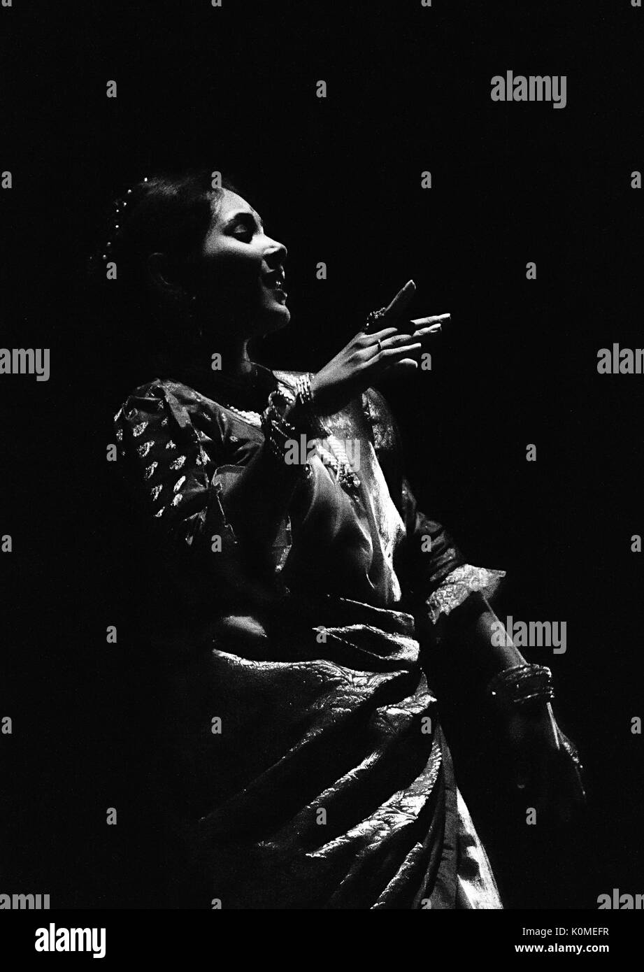 Frau Durchführung von Tanz, Theater, Kolkata, West Bengal, Indien, Asien Stockfoto