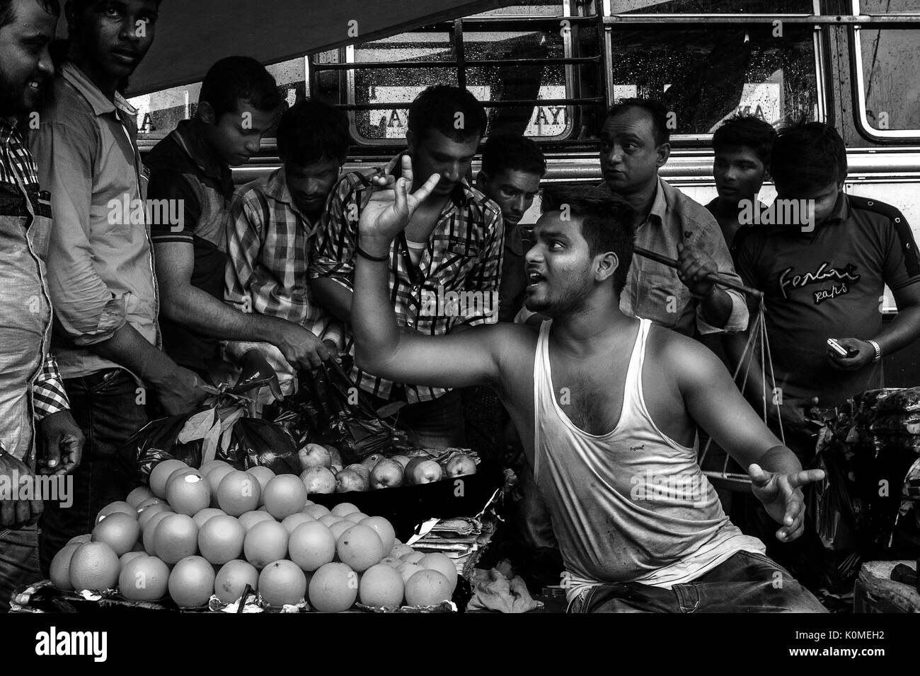 Obst Verkäufer, Bara Basar, Kolkata, West Bengal, Indien, Asien Stockfoto