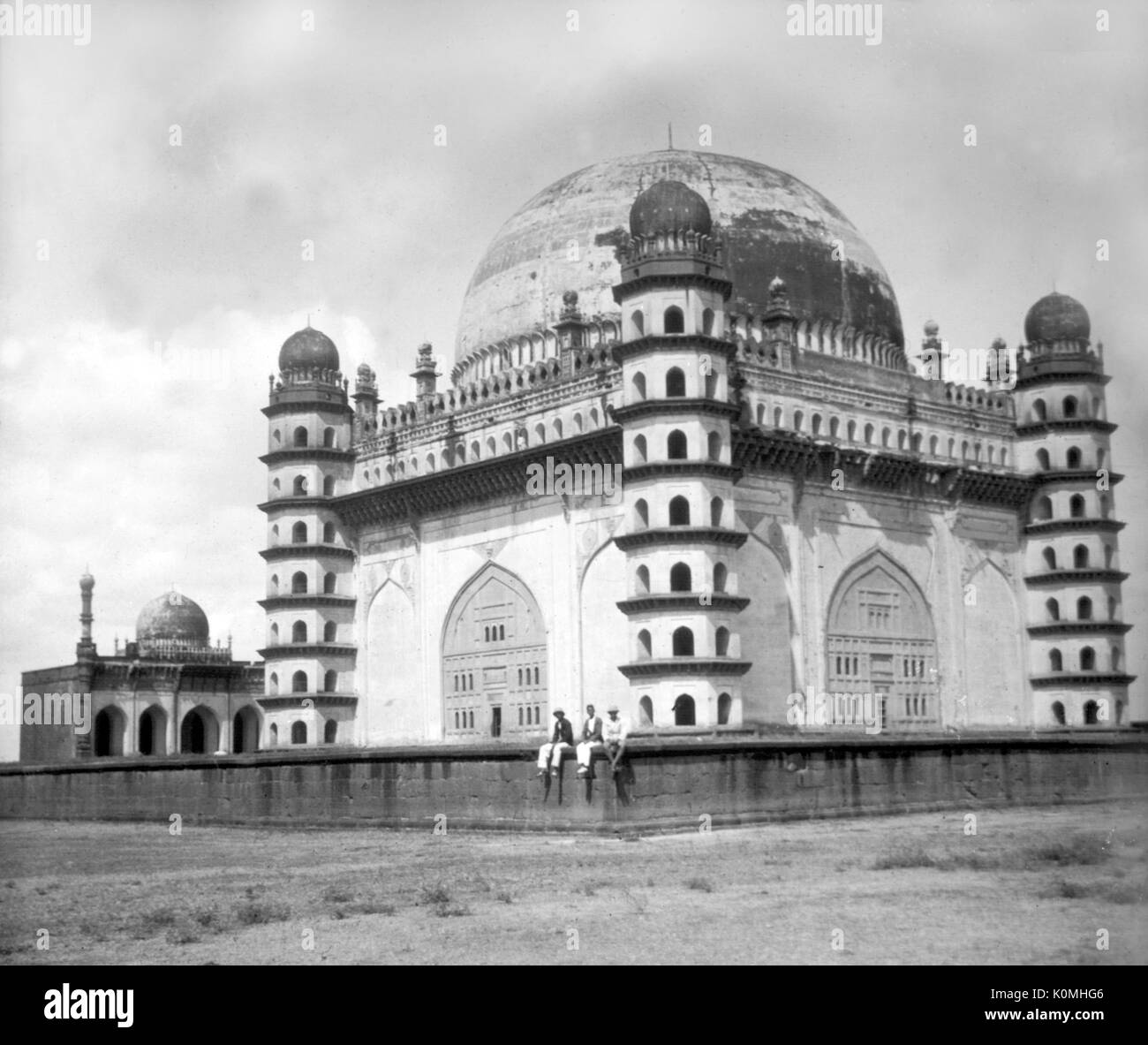 Alte vintage Laterne Folie von Gol gumbaz Grab, bijapur, Karnataka, Indien, Asien Stockfoto
