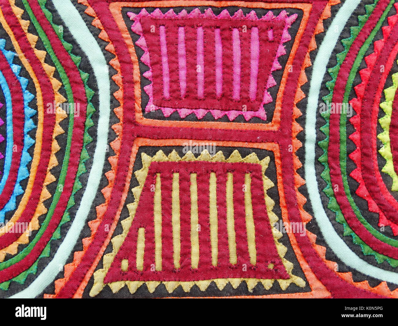 Nahaufnahme eines Mola - traditionelles Handwerk durch Guna Indianer, Panama gemacht Stockfoto