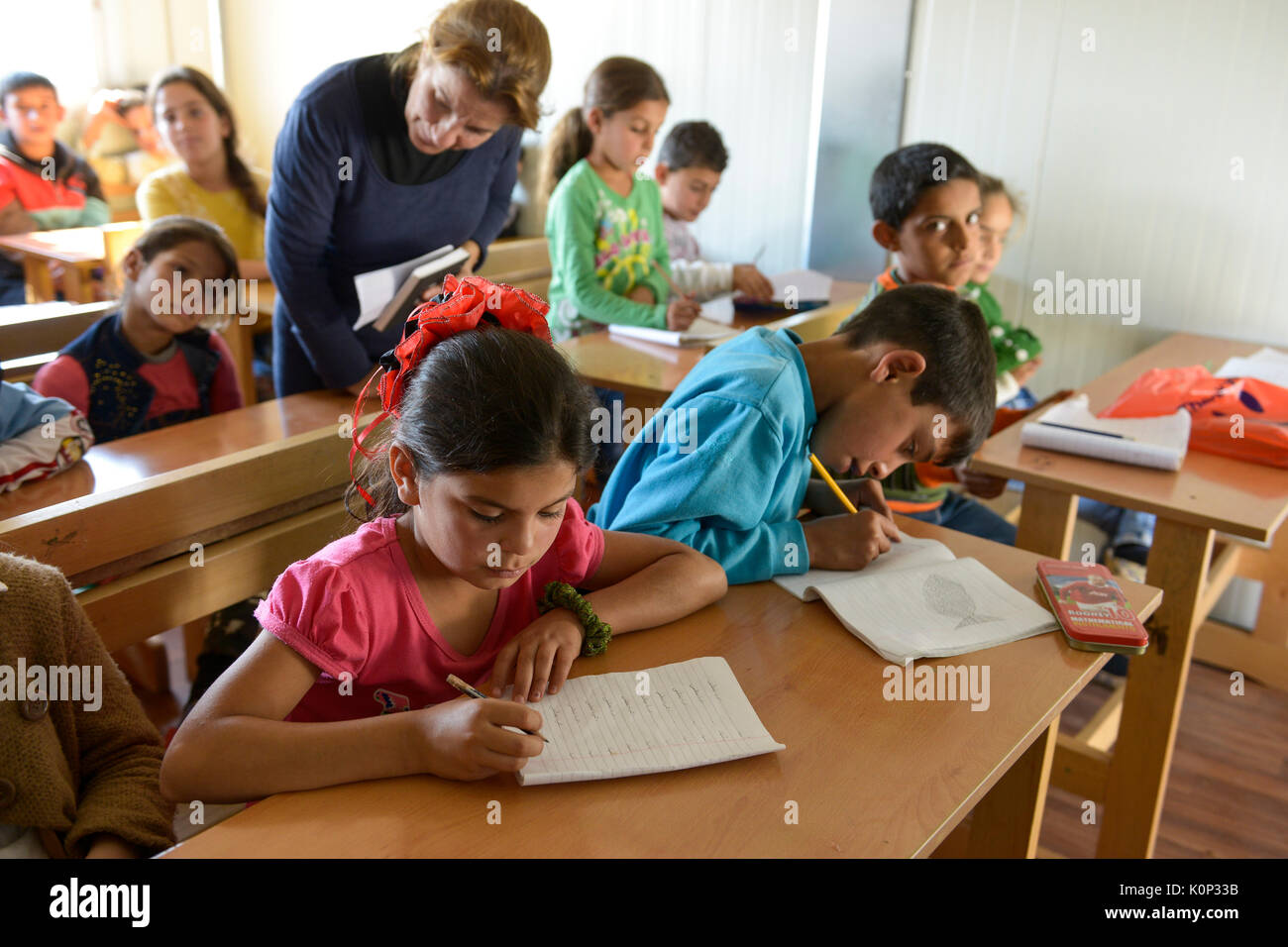Libanon Deir el Ahmad, ein maronitischer Christ Dorf im Tal der Beqaa, Schule für syrische Flüchtlingskinder, Schule des Guten Hirten Schwestern der Maronitischen Kirche Stockfoto
