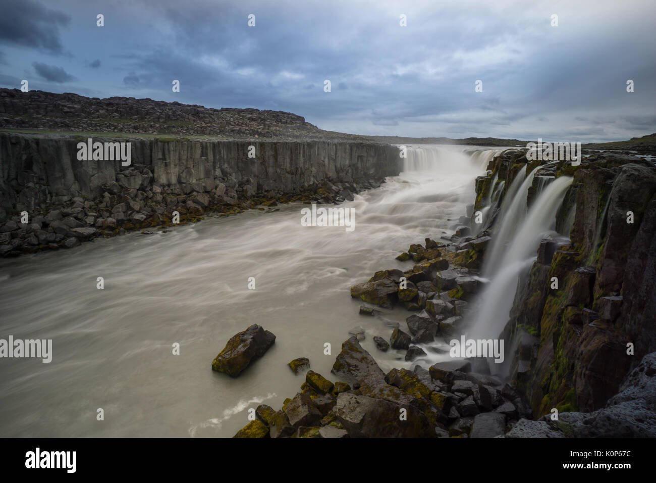 Island - spektakuläre Moment an den Wasserfällen von Selfoss Stockfoto
