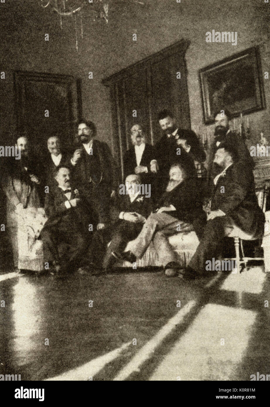 BRAHMS, Johannes (1833-1897) und Freunde c 1894 Sitzen, (l r). G. Walter, E. Hanslick, J. Brahms, R. Muhlfeld. Stehend (v.l.n.r).: I. Brull, A., J. Gansbacher, J. Epstein, R. Hausmann, E. Mandyczewsky Stockfoto