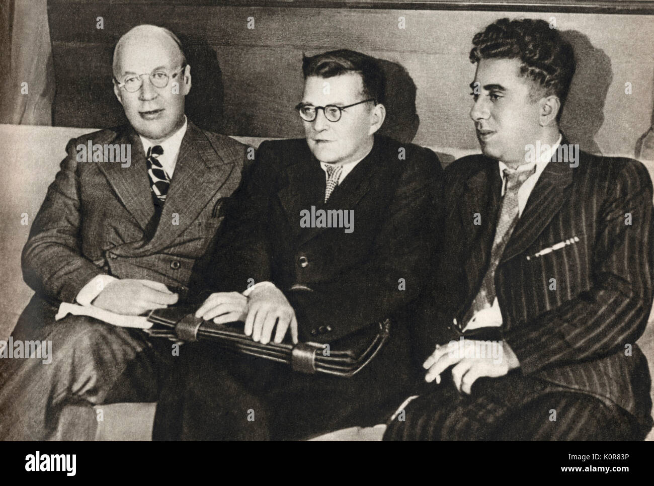 Sergej Prokofjew mit Dmitri Schostakowitsch (Mitte) und Aram Chatschaturjan Ilich (rechts). Russischer Komponist, 1891-1953 Stockfoto