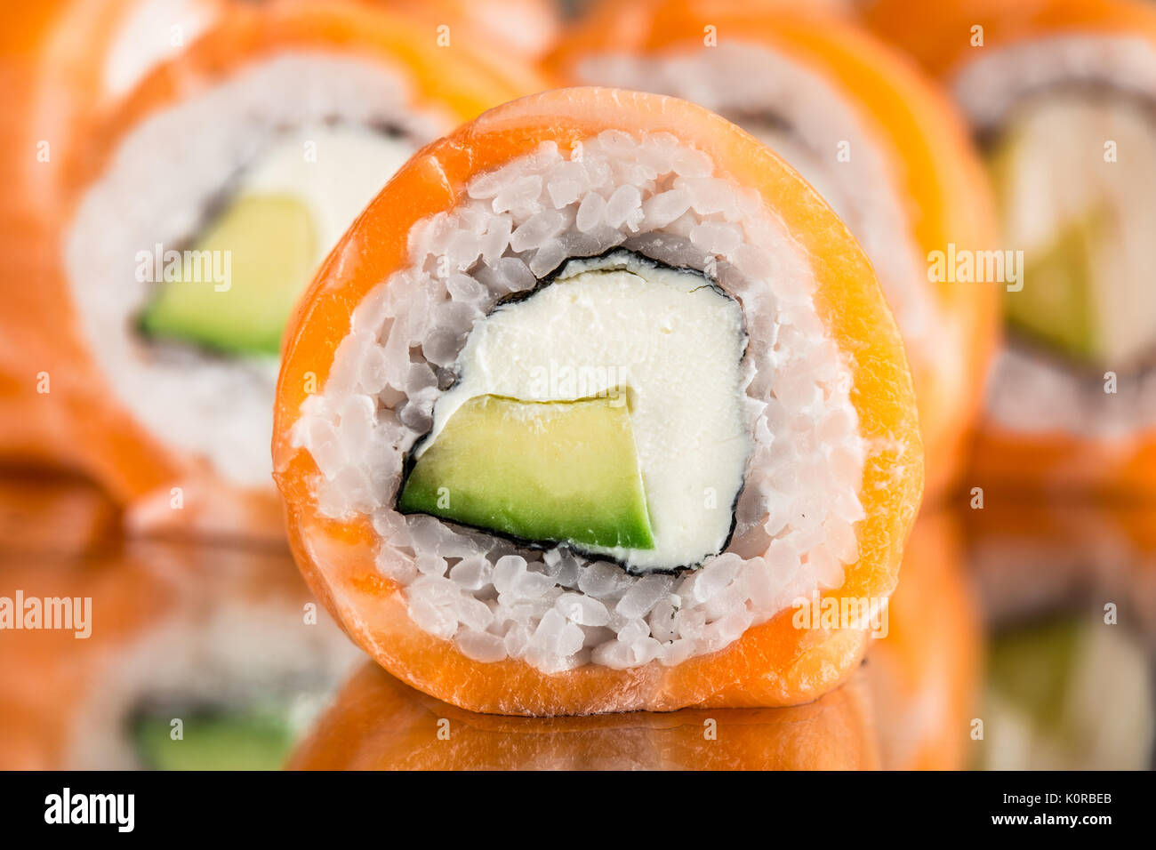 Philadelphia Rolle mit Avocado Stockfoto