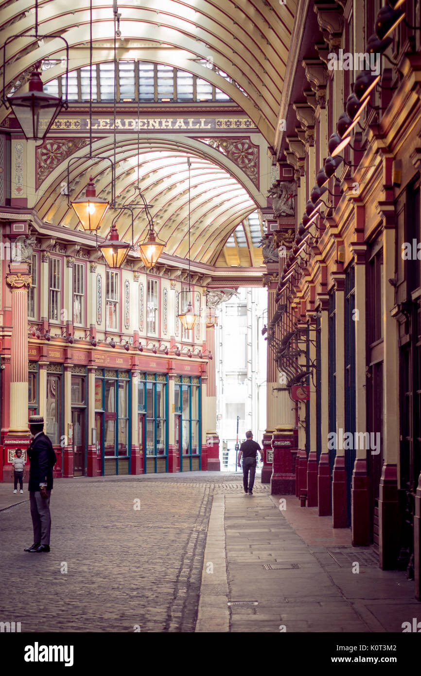 London, UK, November 2017. Leadenhall Market, einem der ältesten Märkte in London, aus dem 14. Jahrhundert, ist in der Stadt. Stockfoto