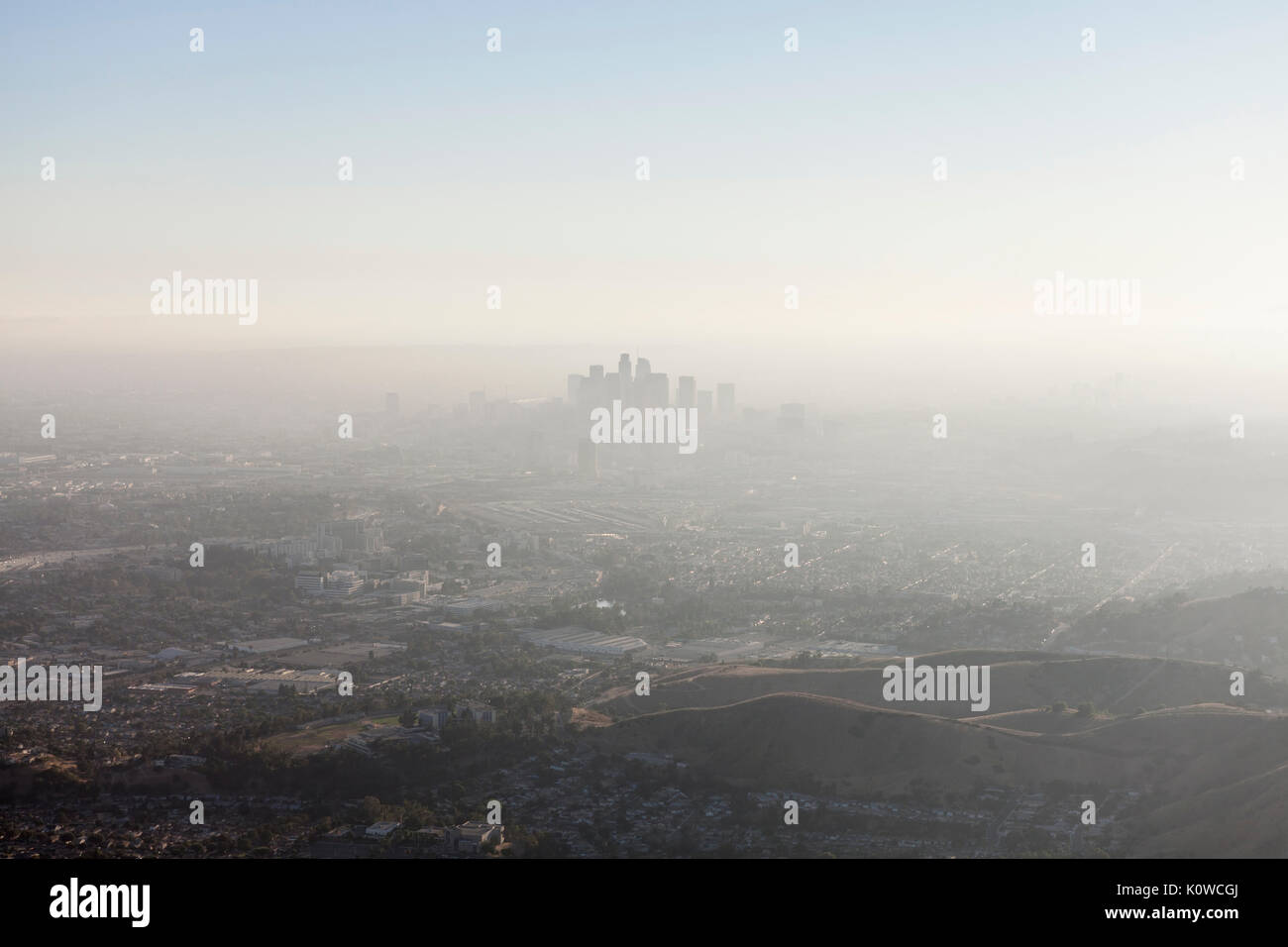 Dicke Sommersmog smothering Los Angeles und Südkalifornien. Stockfoto