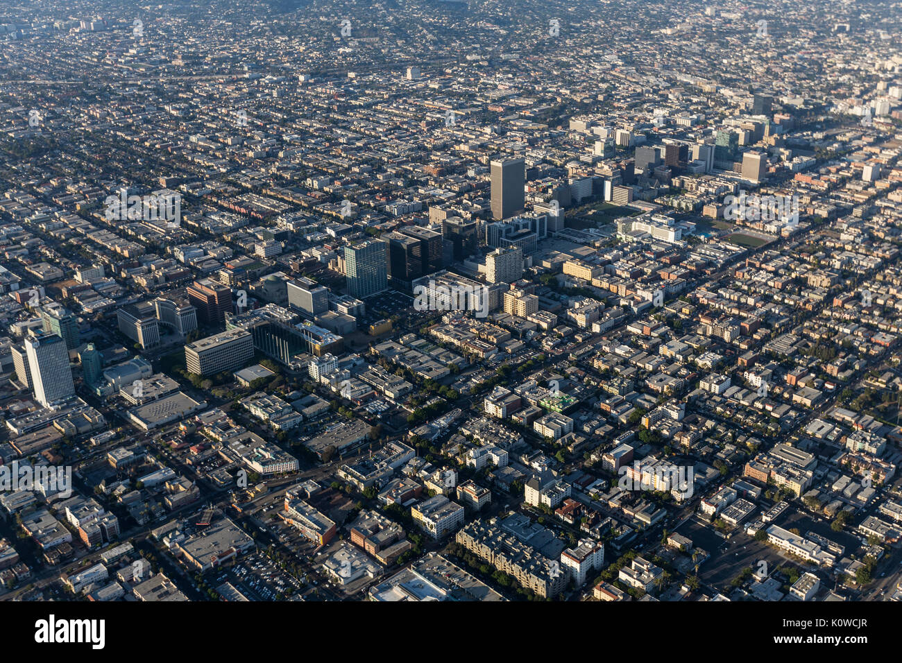 Luftbild des Wilshire Blvd. und die koreatown Nachbarschaft in Los Angeles, Kalifornien. Stockfoto