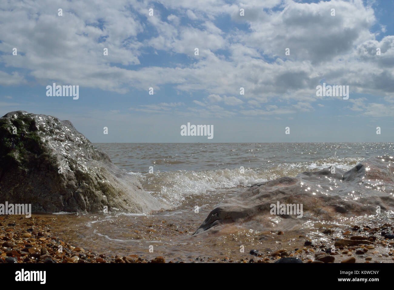 Blick vom Strand von Landguard Point in Suffolk, England Stockfoto