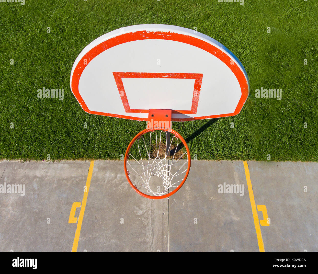 Blick von oben ein Basketball net Rim und Rückwand Stockfoto