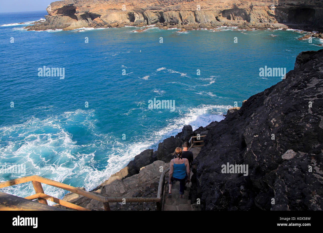 Landzunge mit Höhlen ausgehöhlt durch Wellen, Ajuy, Fuerteventura, Kanarische Inseln, Spanien Stockfoto