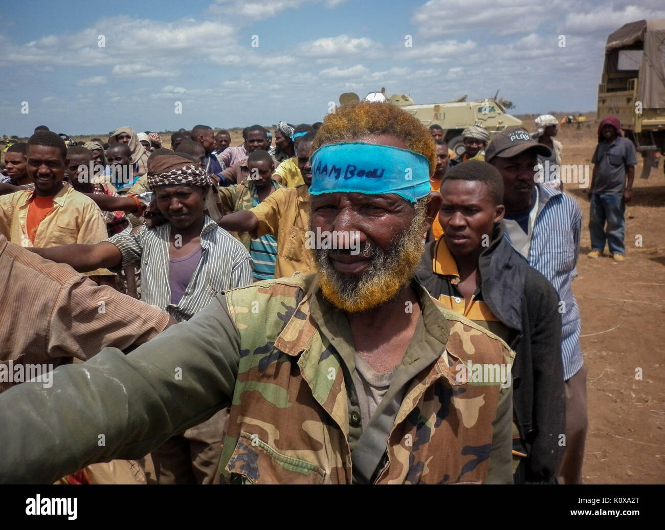 Al Shabaab Kämpfer ausrücken und die Waffen niederlegen 02 (8019360780) Stockfoto