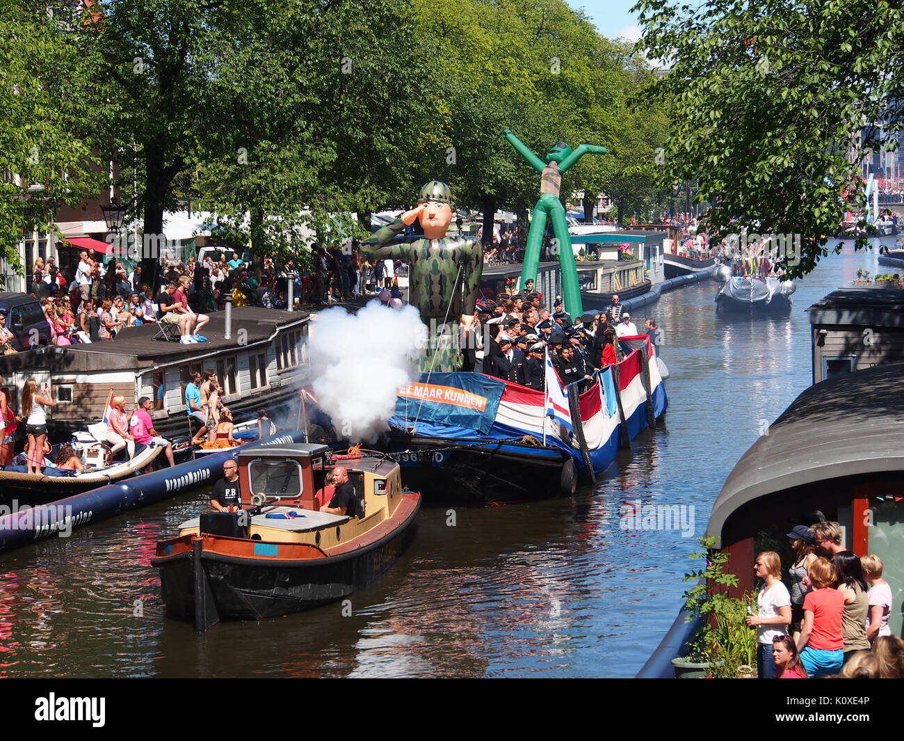 Amsterdam Gay Pride 2013 DoD Ministerie van Defensie Boot pic 4 Stockfoto