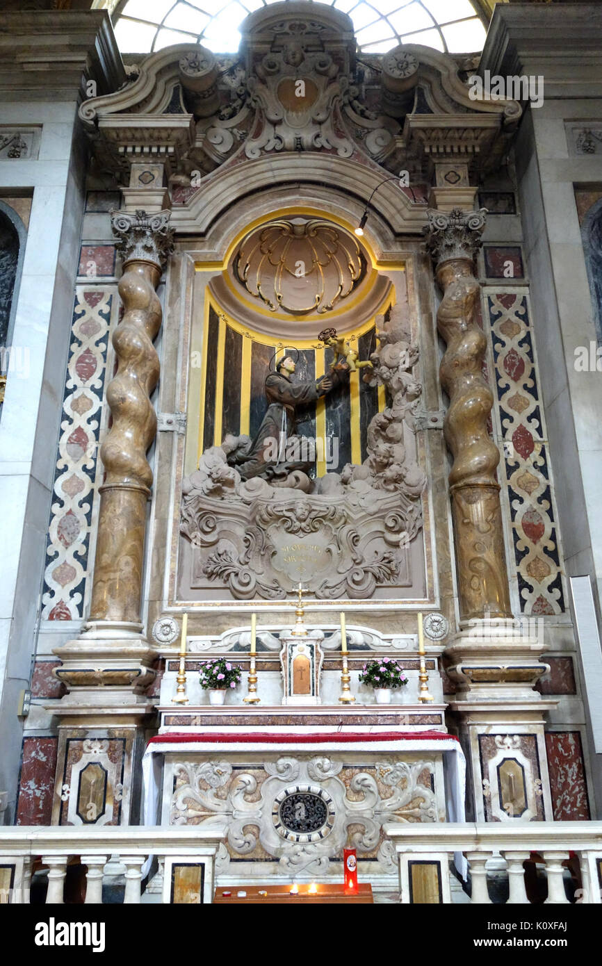 Altar mit Mönch Santa Maria delle Vigne (Genua) DSC 03367 Stockfoto