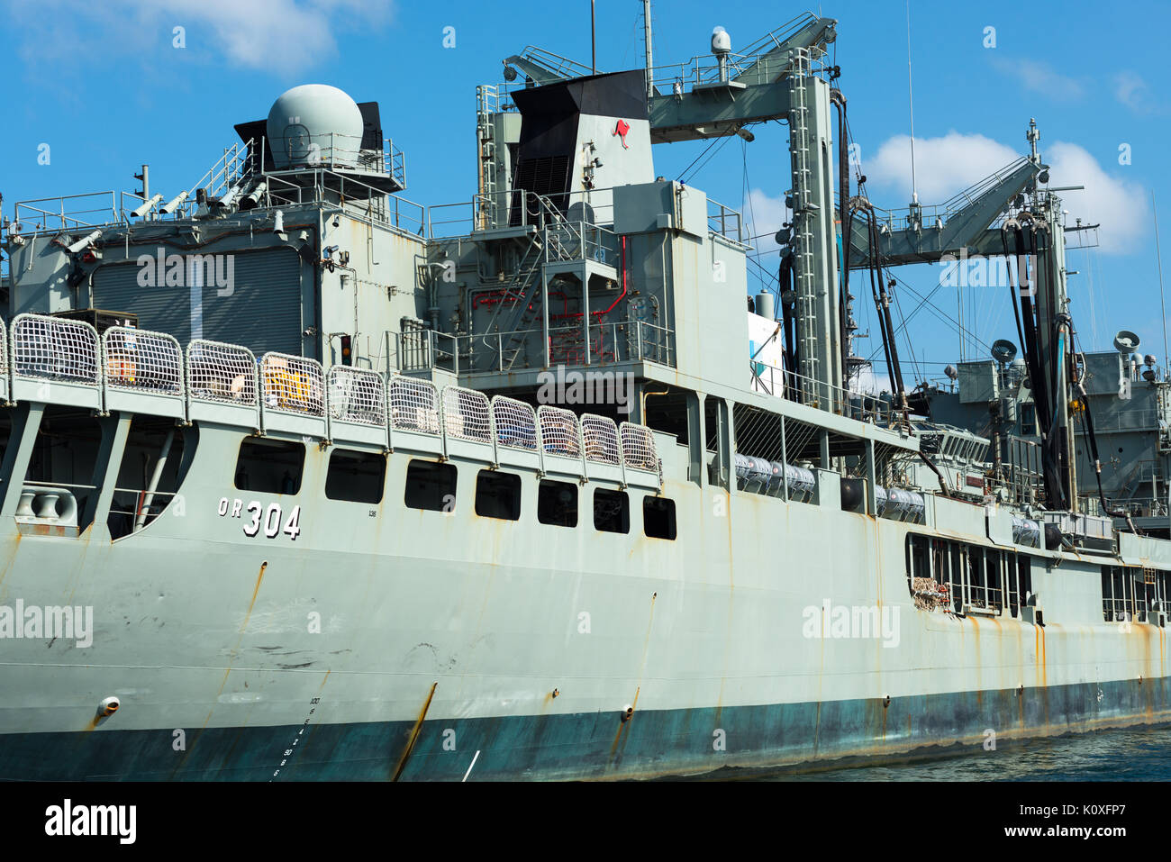 Kriegsschiffe an Kriegsschiff festmachen an Flotte Basis Osten, wichtige Grundlagen der Royal Australian Navy (RAN) auf Garden Island (HMAS Kuttabul), Sydney, Australien, Stockfoto