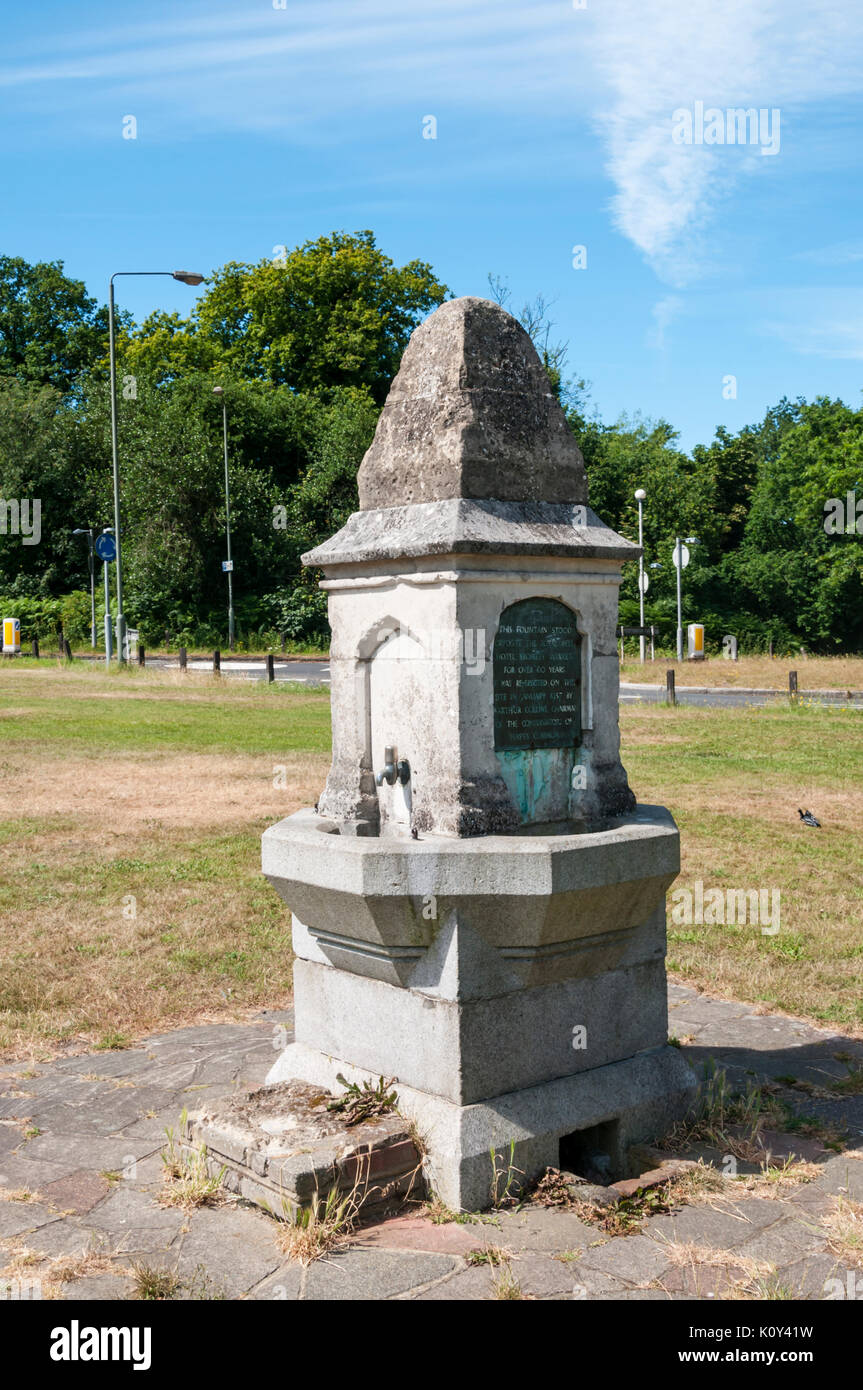 Eine alte öffentlichen Trinkbrunnen auf Keston Gemeinsame in Bromley, South London. DETAILS IN DER BESCHREIBUNG. Stockfoto