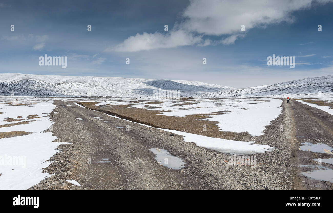 Radfahren auf dem tibetischen Plateau Stockfoto