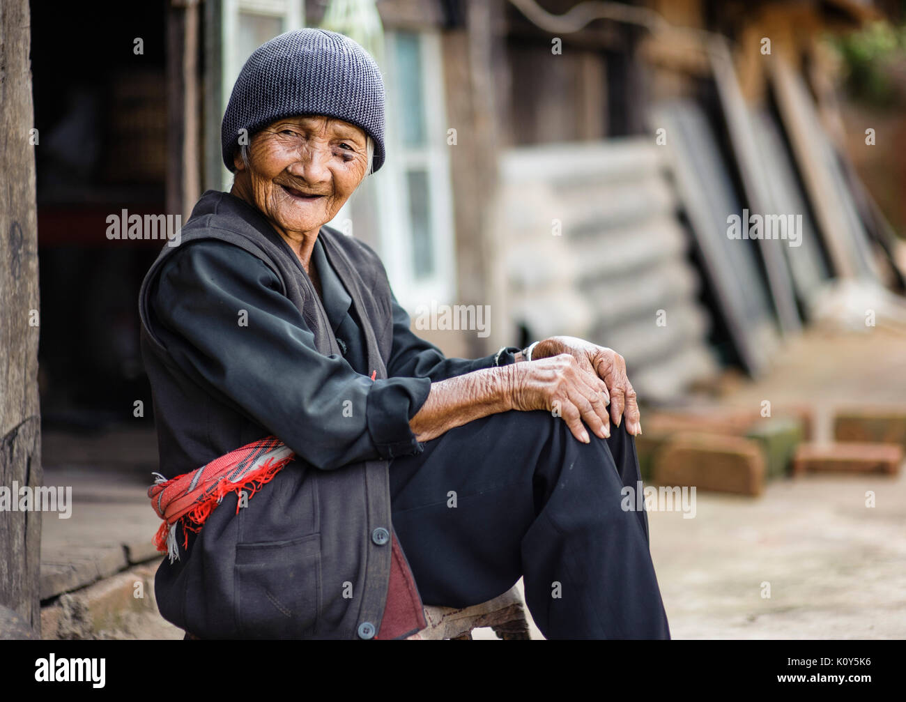 Bulang ethnischen minoriy oldwoman, Xishuangbanna, Provinz Yunnan, China Stockfoto