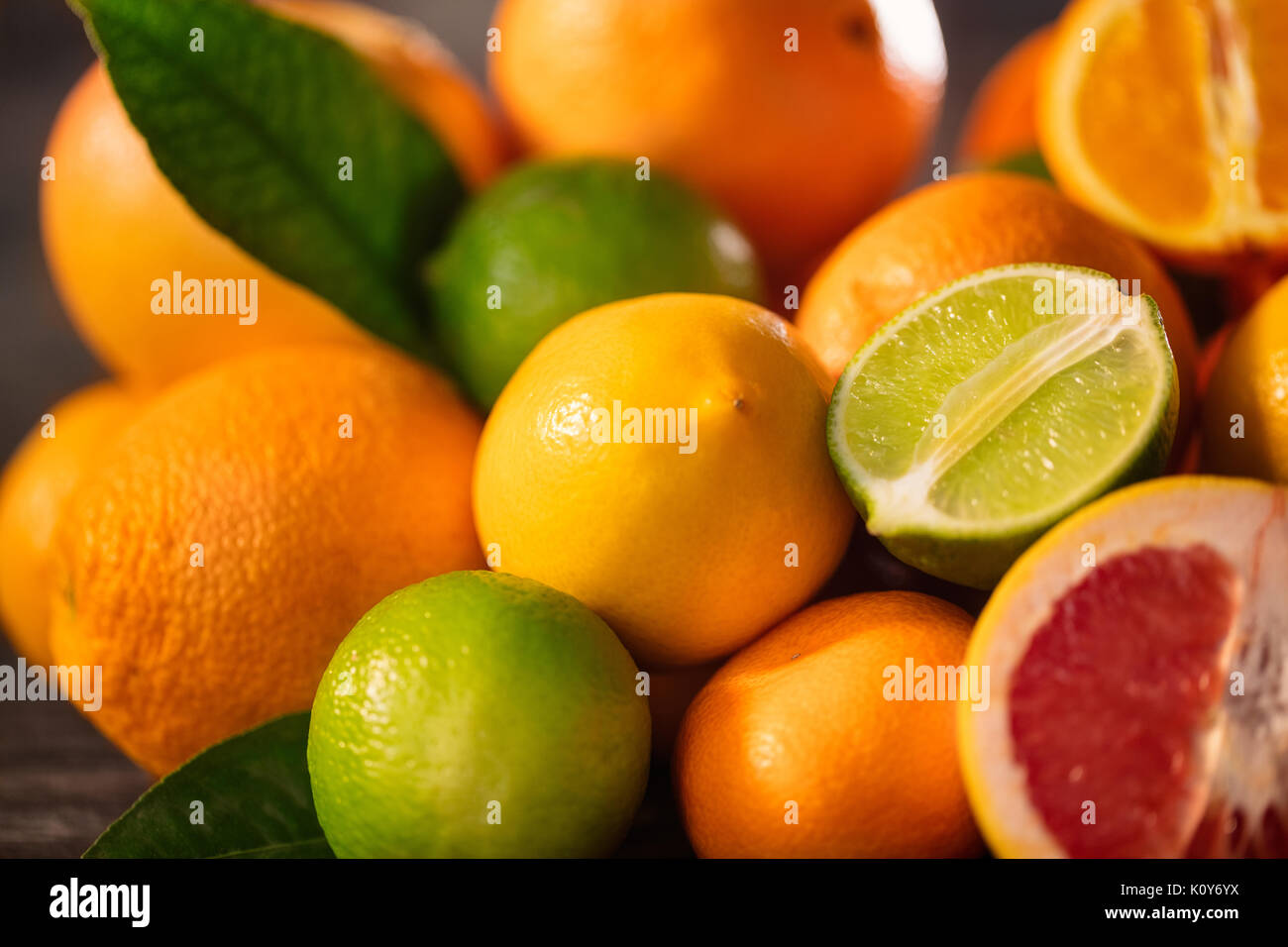 Frisches Obst. Gemischte Früchte. Obst Hintergrund. Gesunde Ernährung Konzept Stockfoto