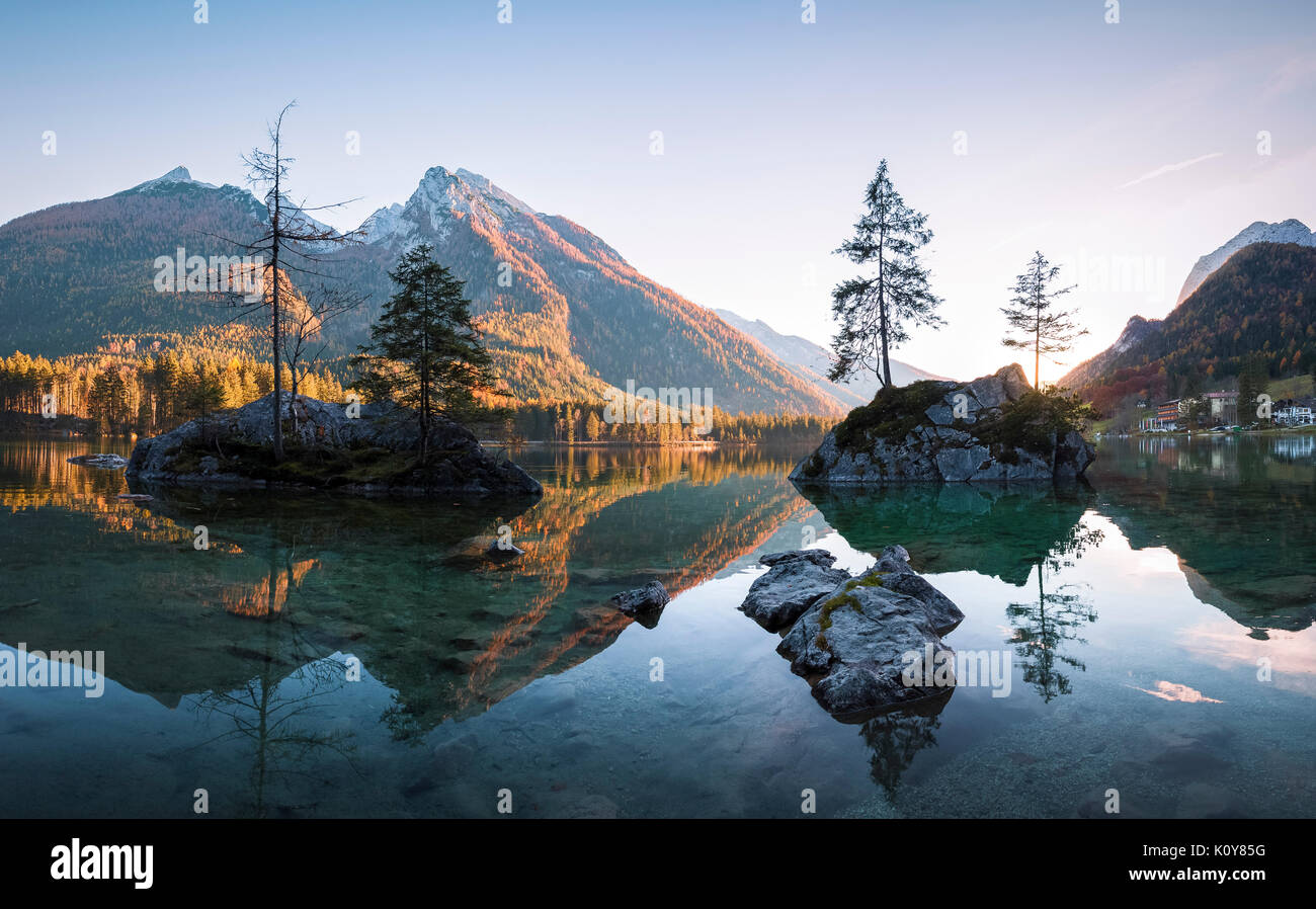 Hintersee mit Hochkalter Berg, Hintersee, Berchtesgaden, Bayern, Deutschland Stockfoto