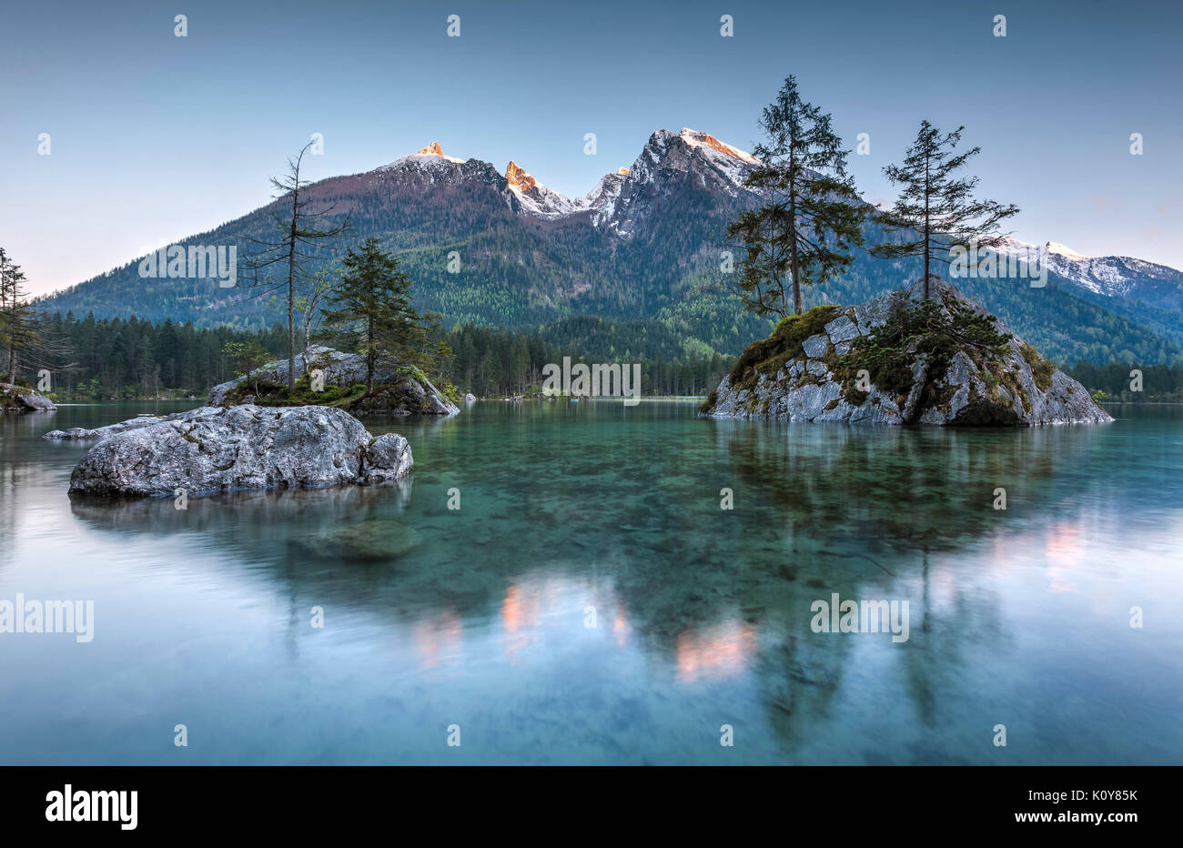 Hintersee mit Hochkalter Berg, Hintersee, Berchtesgaden, Bayern, Deutschland Stockfoto