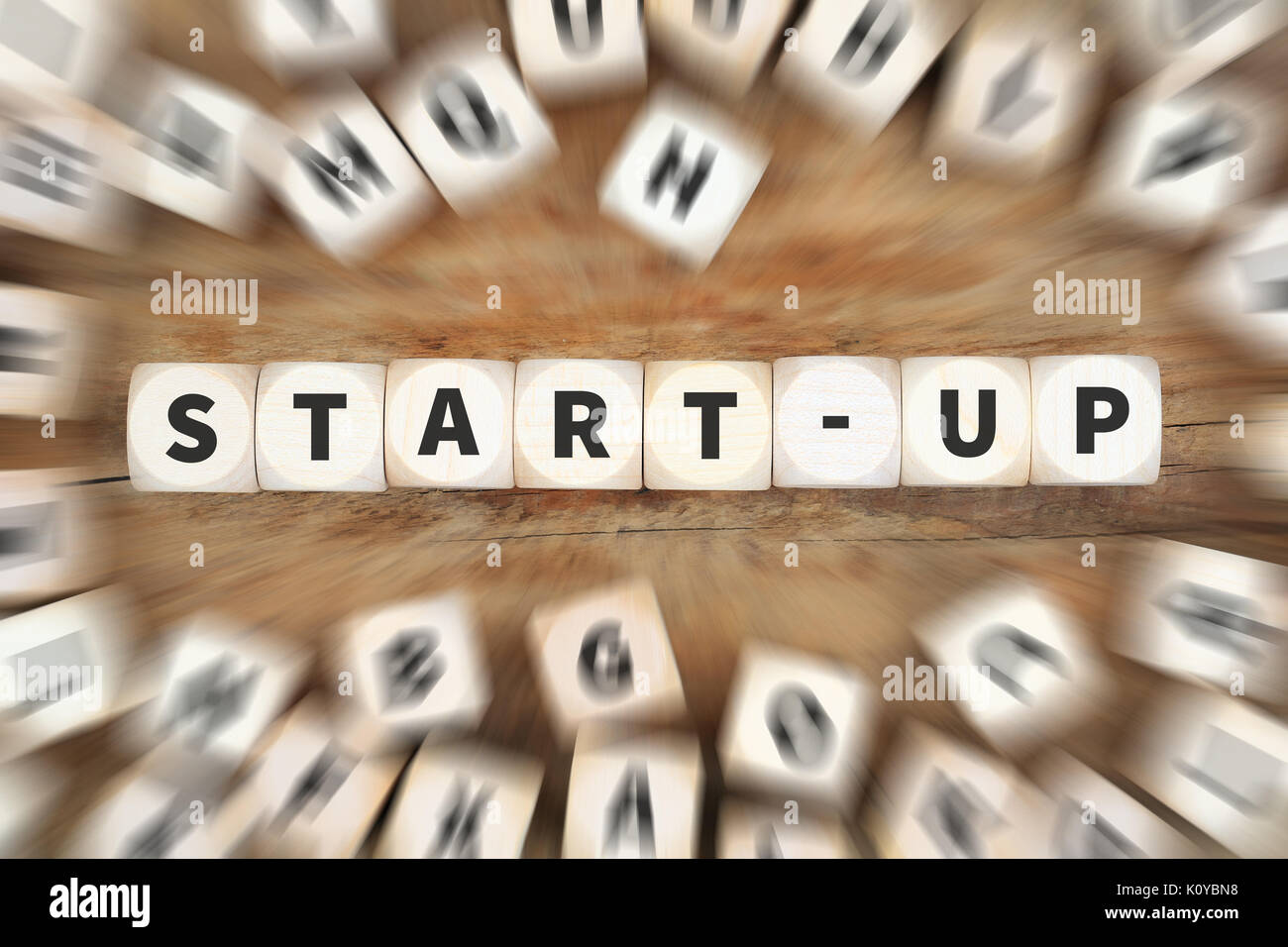 Start Start Start Start Start die Gründung neuer Unternehmen Würfel Business Konzept Idee Stockfoto