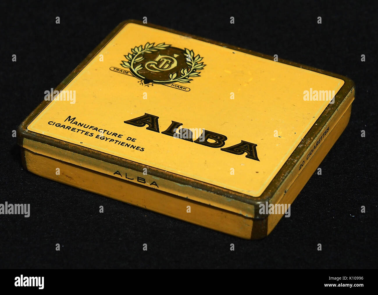 Alba Zigaretten blik, Foto 3 Stockfoto