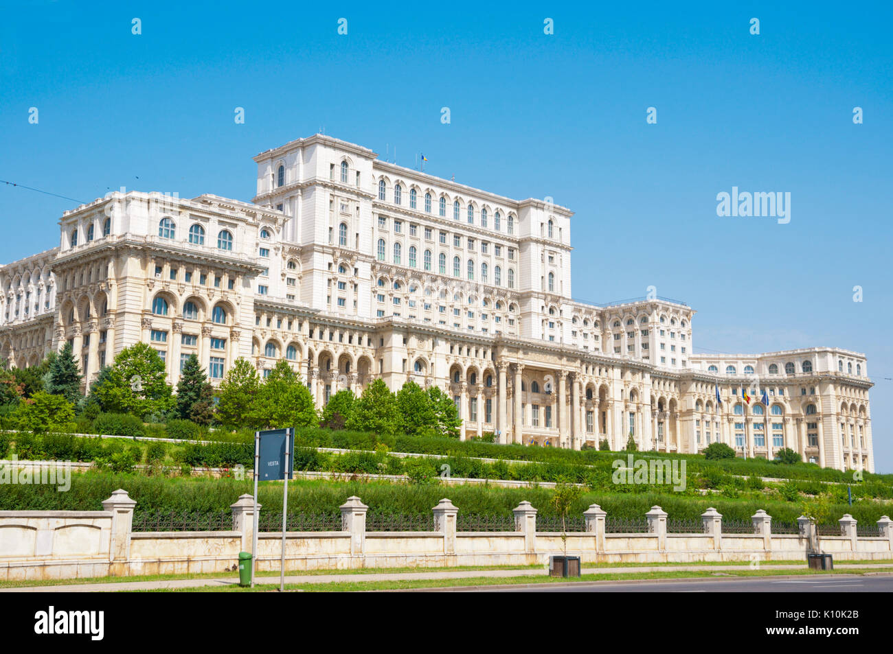 Palast Des Parlaments Bukarest Rumanien Stockfotografie Alamy