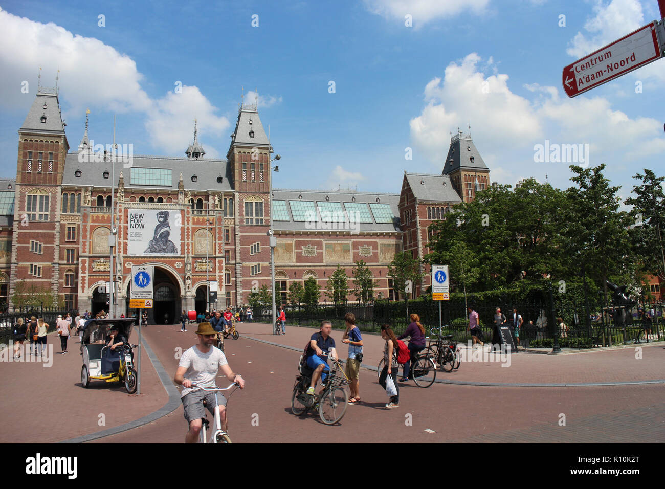 Amsterdam Fahrrad Radroute durch das Rijksmuseum Richtung Stadtmitte ds wmc 06 2015 Stockfoto