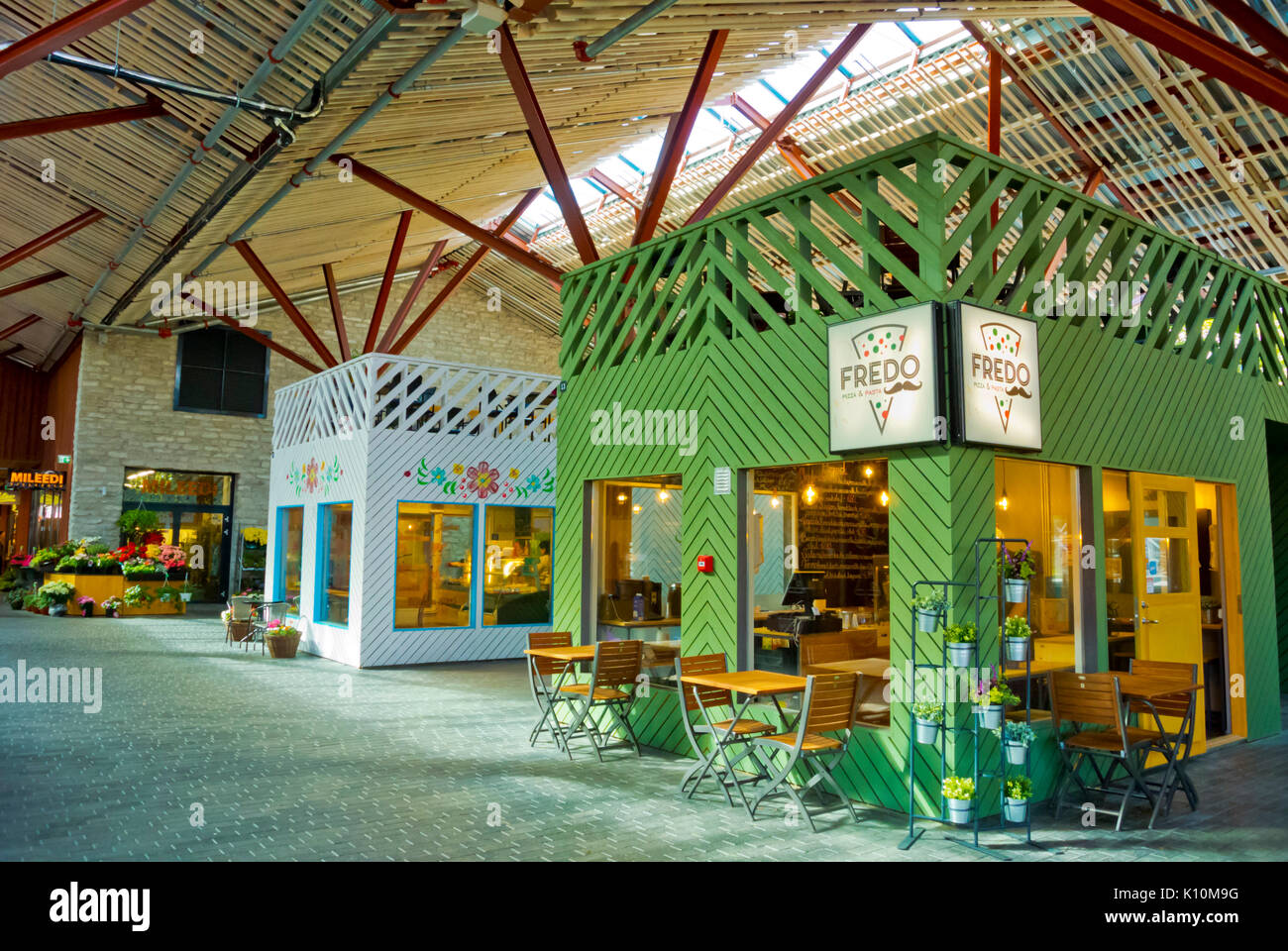 Cafés und Restaurants, Balti Jaama Turg, Kalamaja, Tallinn, Estland Stockfoto