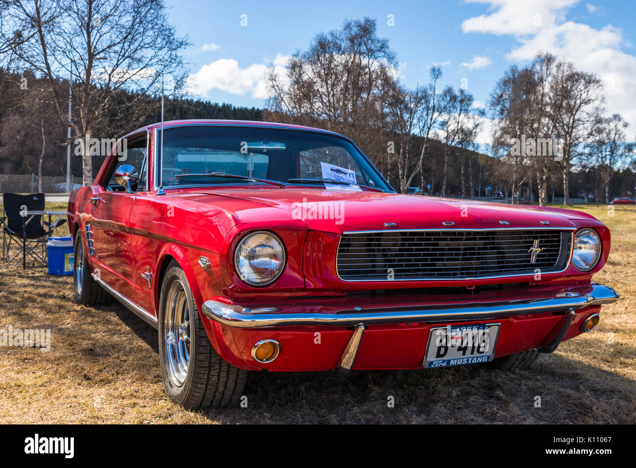 Ford, Mustang, Rot, Klassiker, Oldtimer, Auto, gewaschen, glänzend, leuchtend, Stockfoto