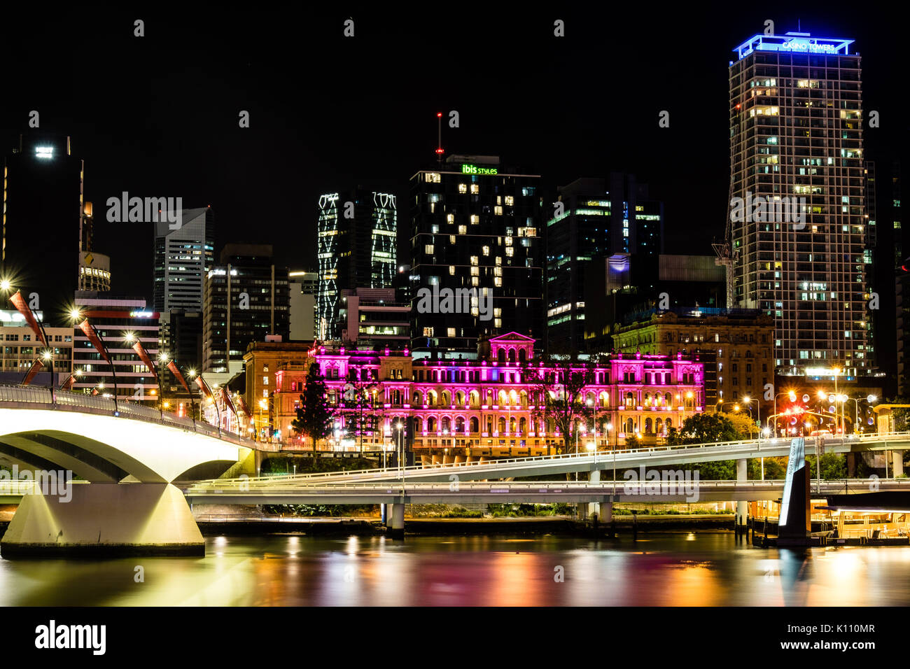Blick auf den Brisbane River bei Nacht Stockfoto