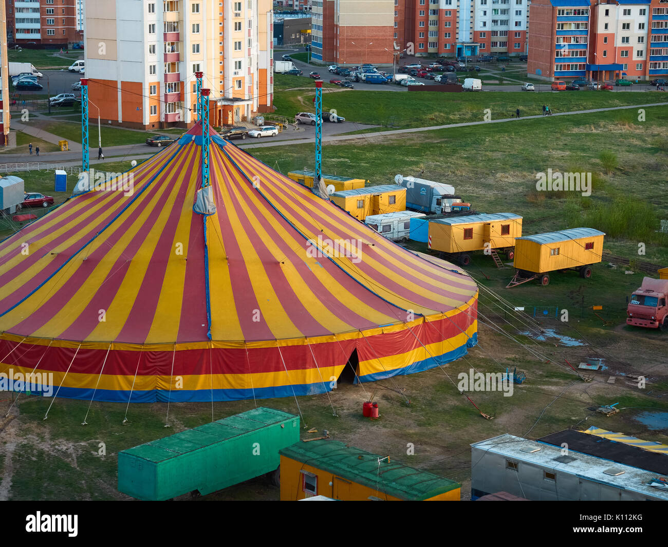 Circus big top view -Fotos und -Bildmaterial in hoher Auflösung – Alamy