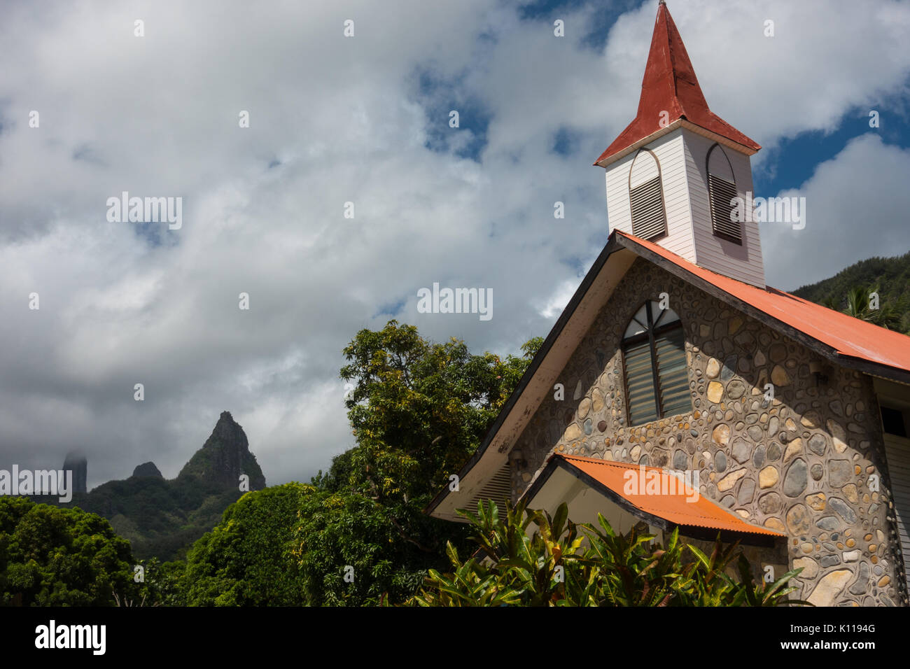 Die Katholische Kirche von hakahetau auf der Insel Ua Pou, Marquesas, Französisch Polynesien Stockfoto