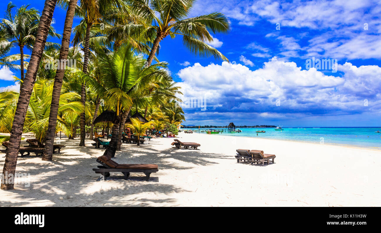 Entspannende tropische Ferien - weißen Sandstränden von traumhaften Mauritius Stockfoto