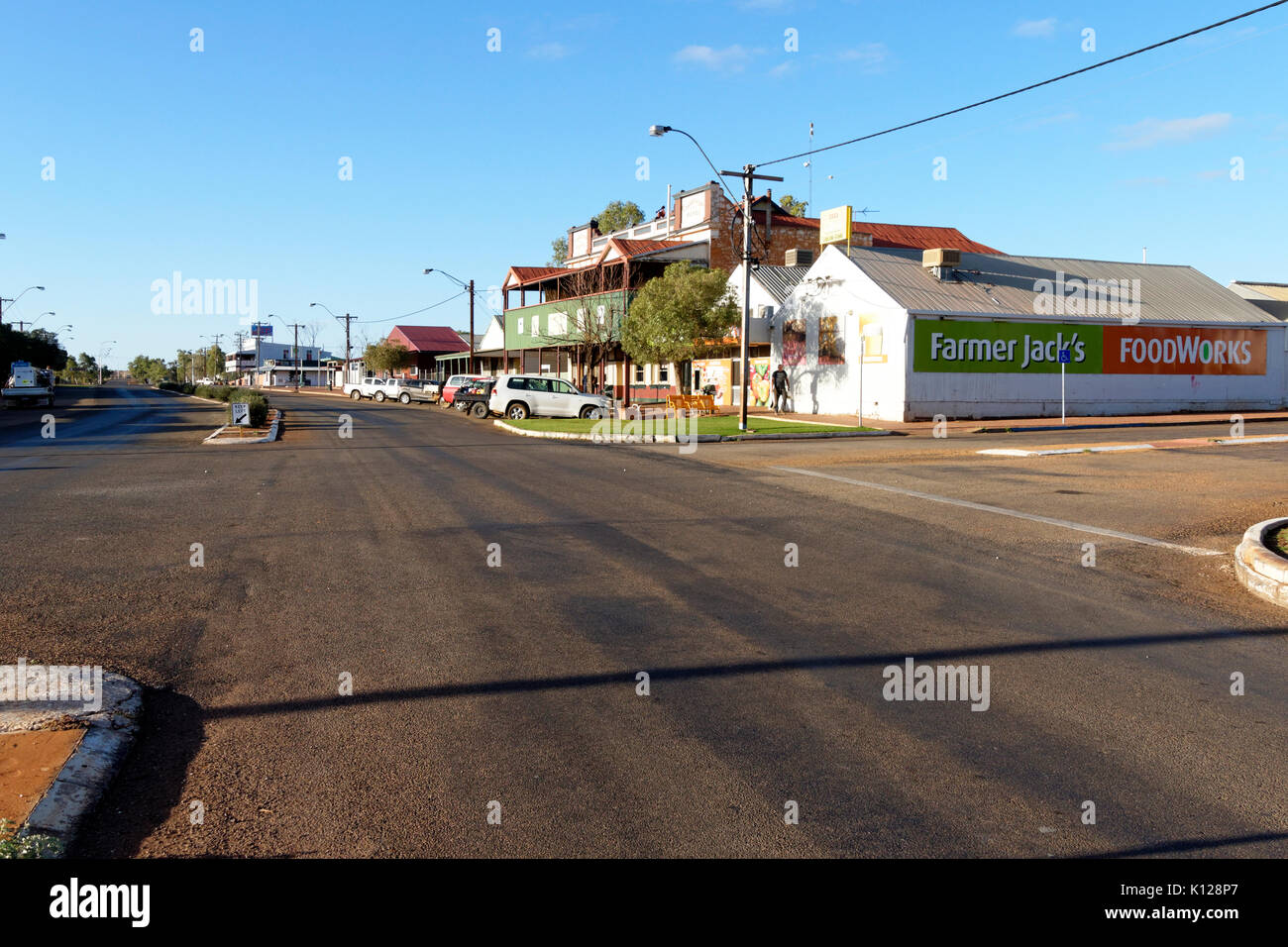 Hauptstraße der Goldgräberstadt, Meekathara, Murchison, Western Australia Stockfoto