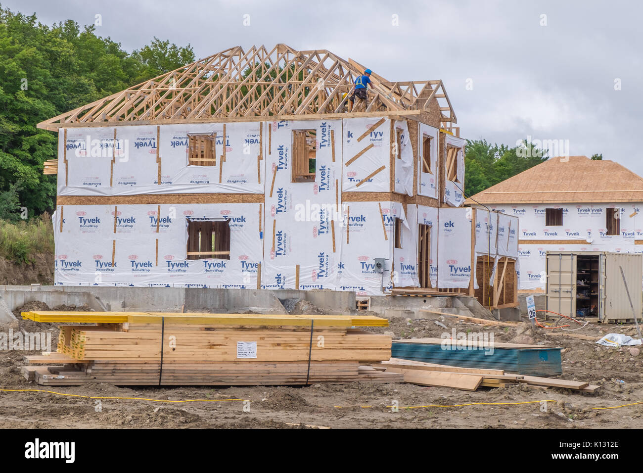 Neue Häuser in einer neuen Entwicklung in Orillia Ontario auf die Bedürfnisse während einer immobilienboom zu. Stockfoto