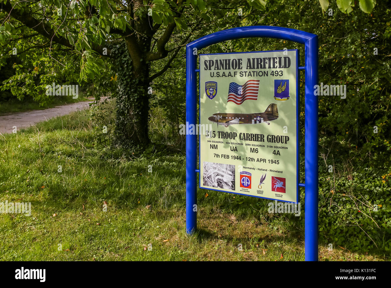 Denkmal am Eingang zum Flugplatz, Northamptpnshire Spanhoe Stockfoto