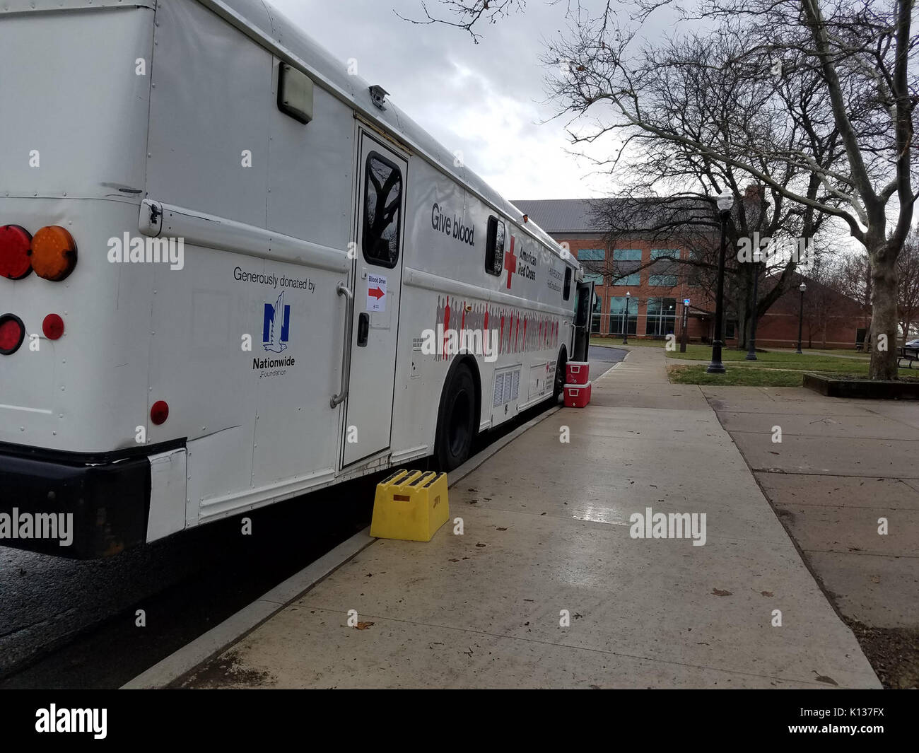 Das amerikanische rote Kreuz Bloodmobile (31546156684) Stockfoto