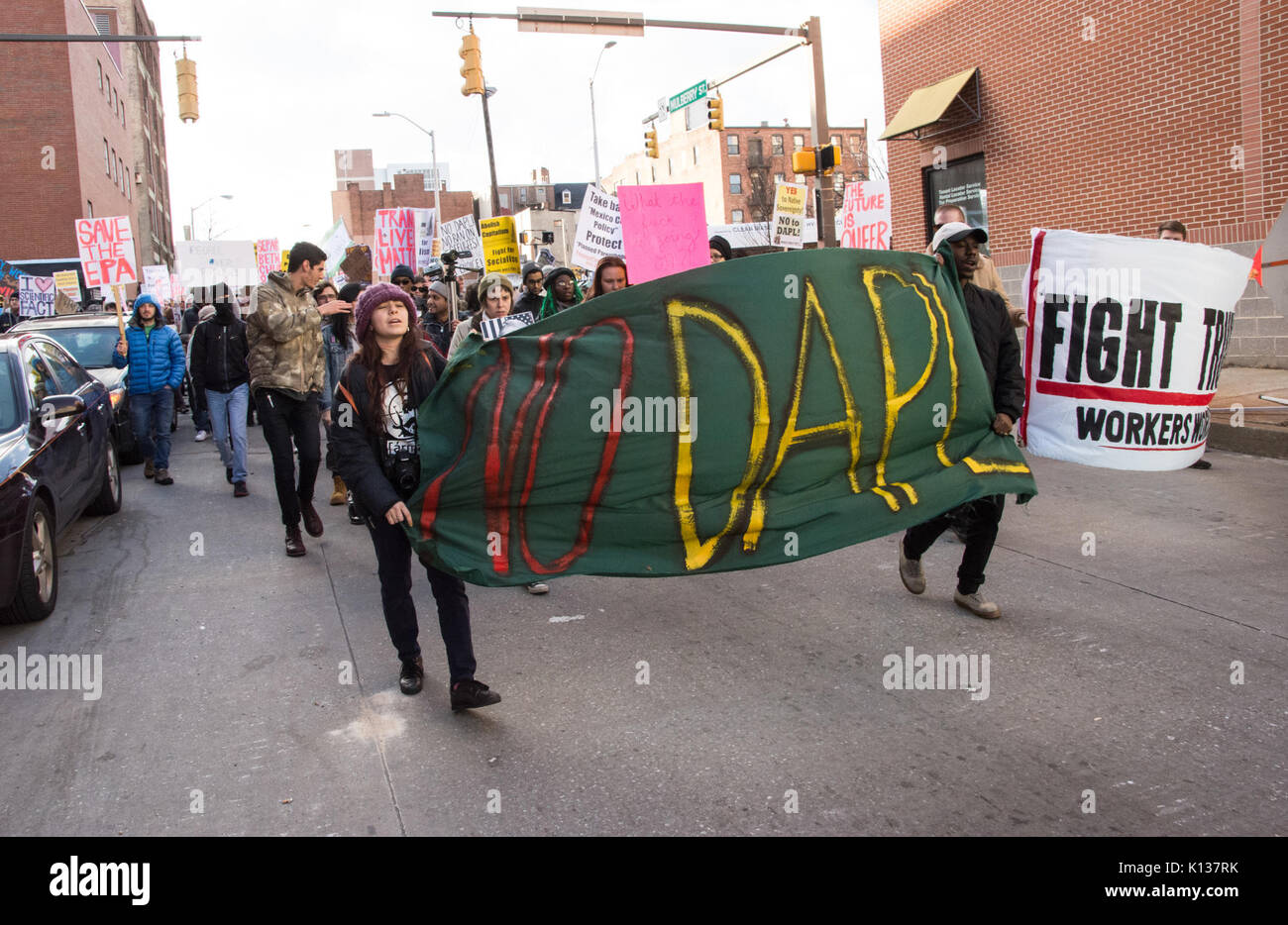 Anti Trump Einwanderung Protest in Baltimore DSC6963(32557904546) Stockfoto