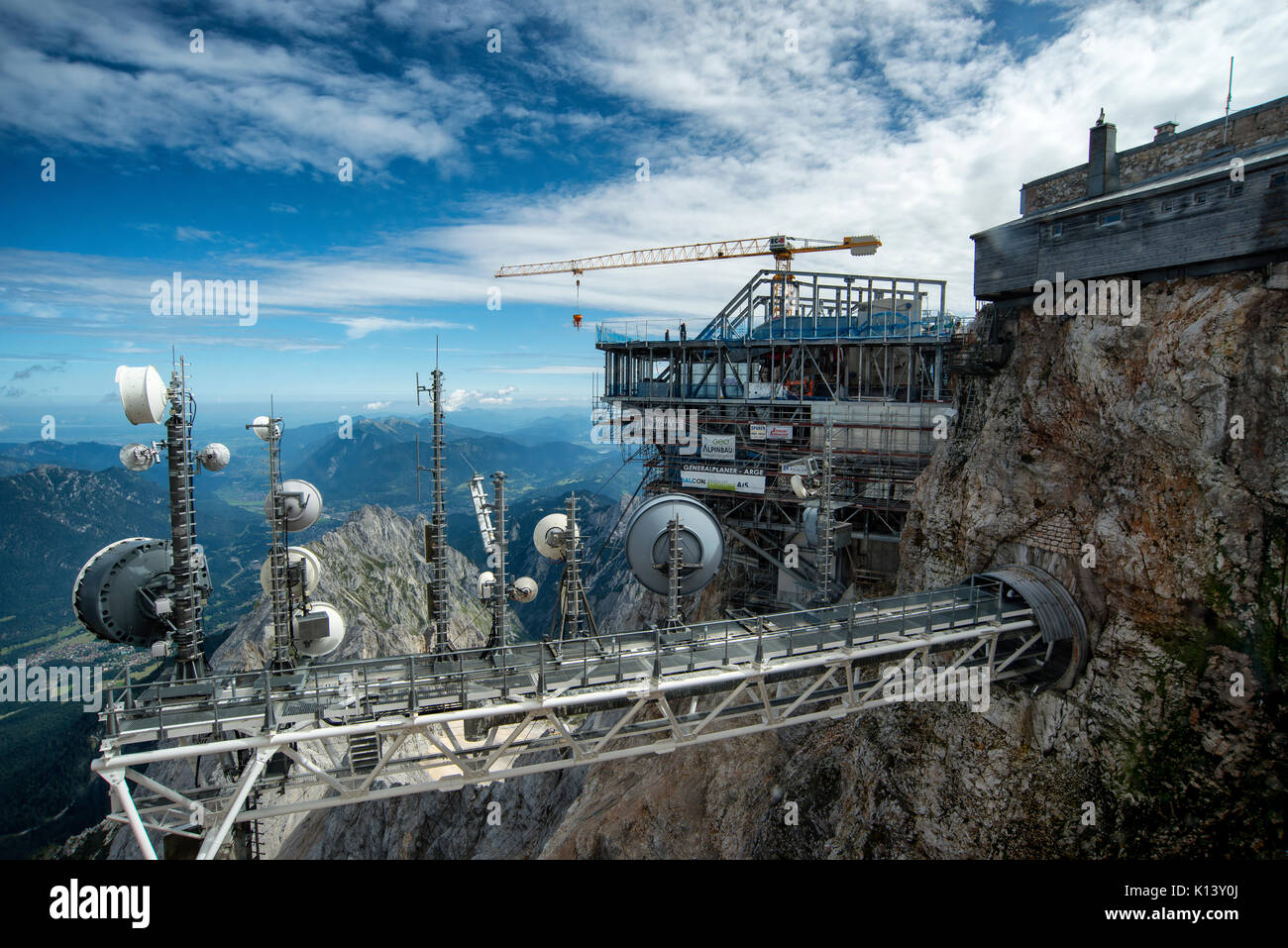 Der Bau der neuen Seilbahn Seilbahn auf den Gipfel der Zugspitze auf der Deutschen und Österreichischen Grenze. Stockfoto