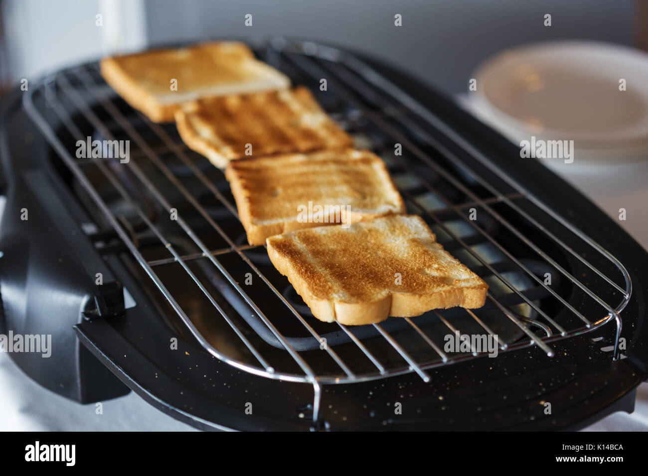 Toastbrot im Toaster im Hotel Stockfoto