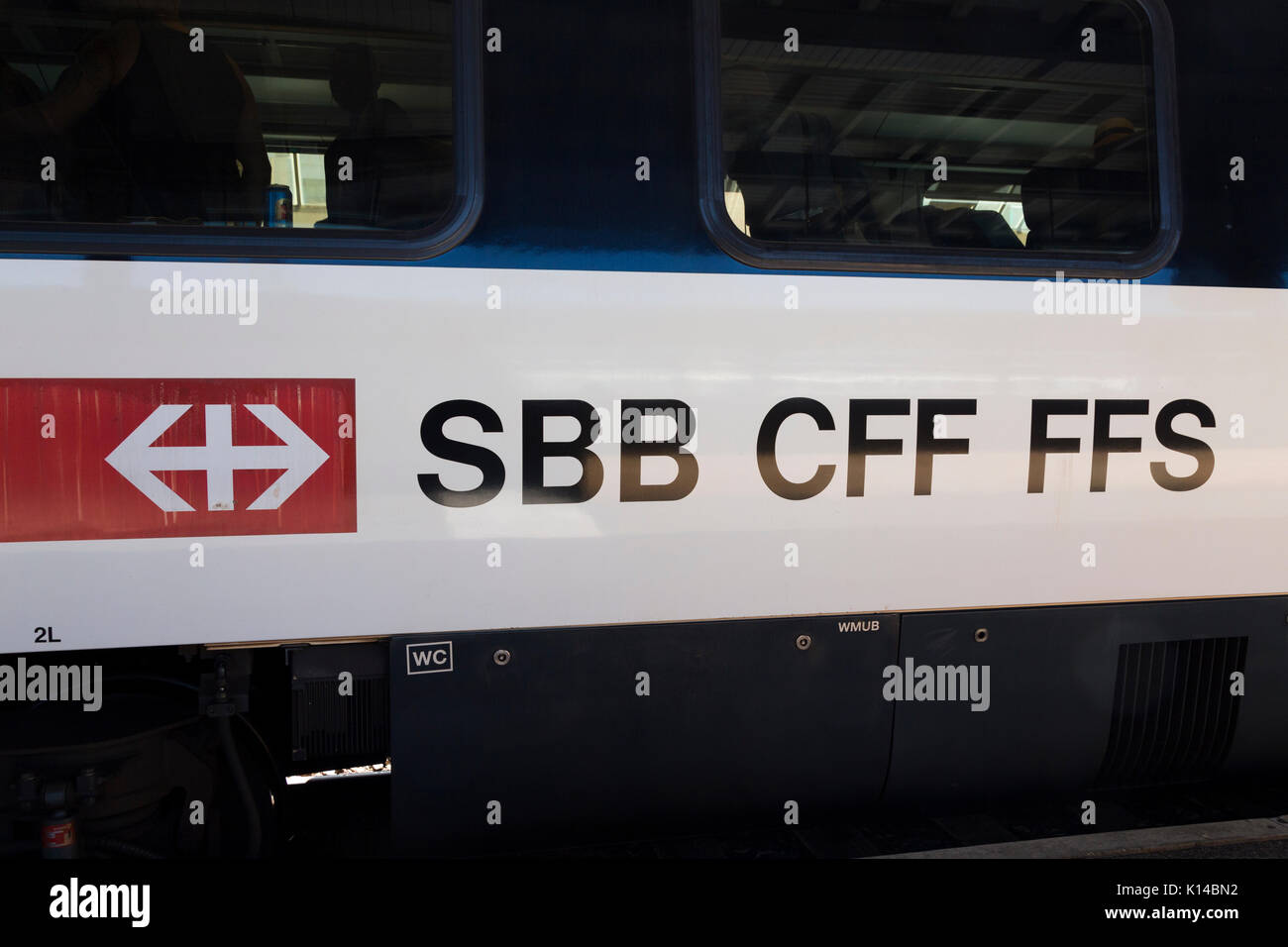 Zug Firmenlogo SBB CFF FFS auf Eisenbahnwagen in Genf, Schweiz. (89) Stockfoto