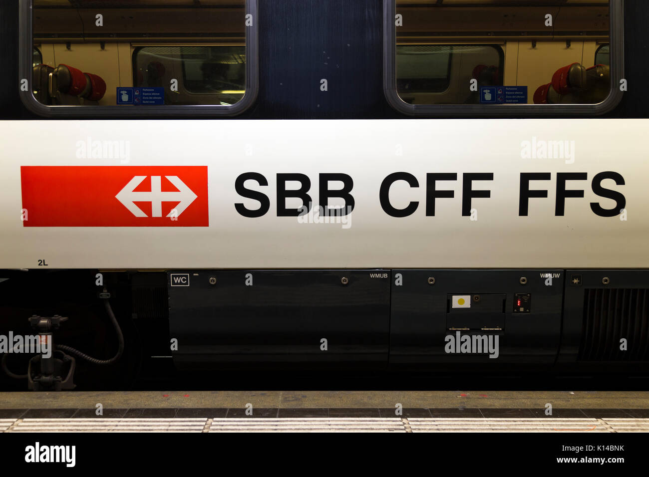 Zug Firmenlogo SBB CFF FFS auf Eisenbahnwagen in Genf, Schweiz. (89) Stockfoto