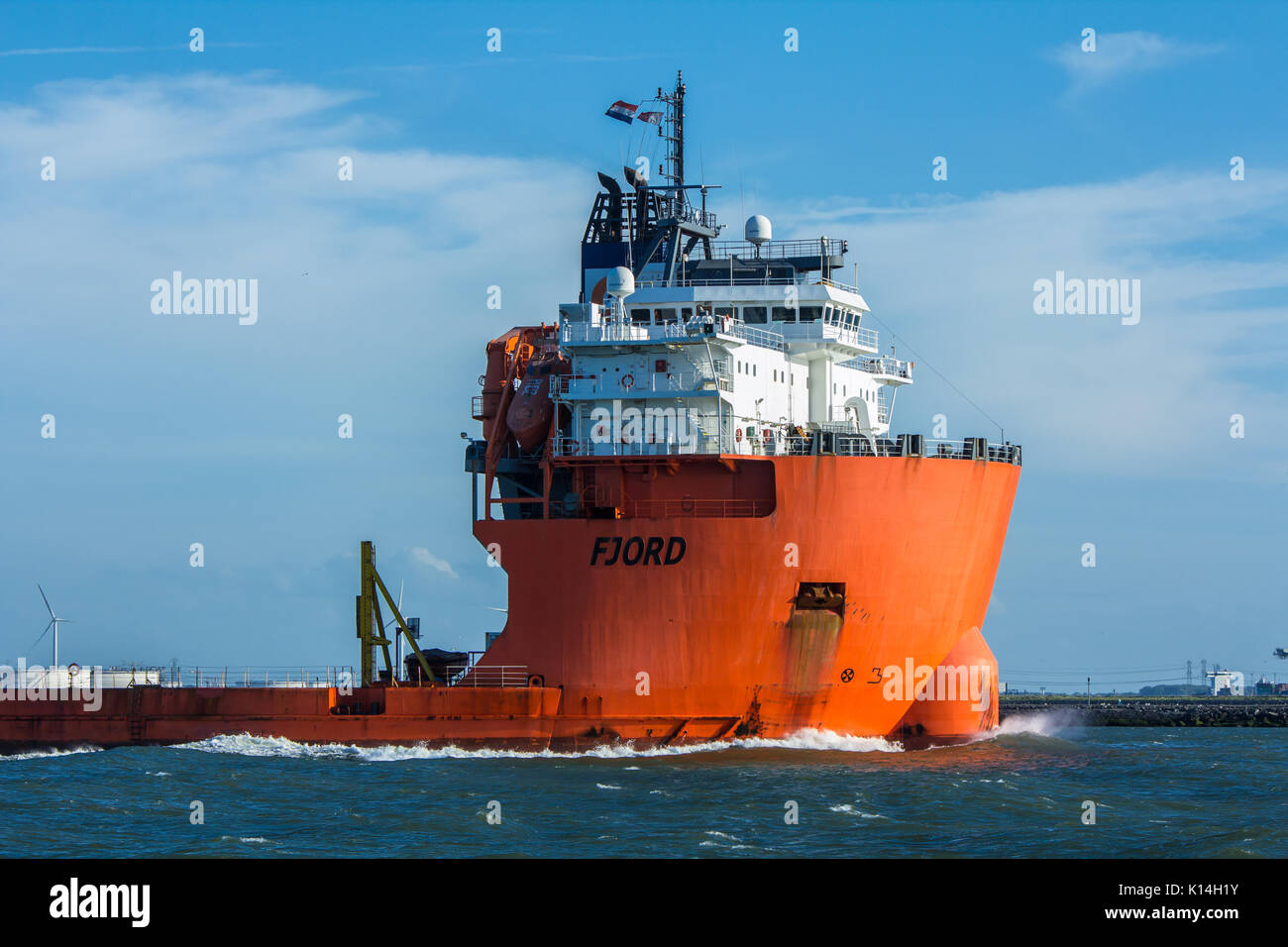 Hoek van Holland, Niederlande - 30 Juli 2017: Fjord Heavy lift Schiff im Hafen Rotterdam Stockfoto