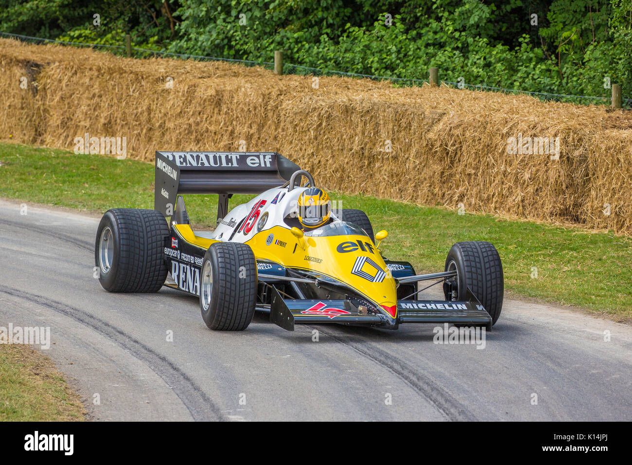 1983 Renault RE 40 F1 Auto mit Fahrer Nicolas Navarro am Goodwood Festival 2017 von Geschwindigkeit, Sussex, UK. Stockfoto