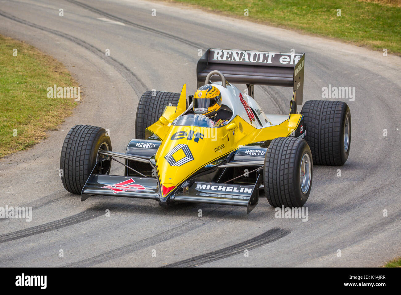 1983 Renault RE 40 F1 Auto mit Fahrer Nicolas Navarro am Goodwood Festival 2017 von Geschwindigkeit, Sussex, UK. Stockfoto